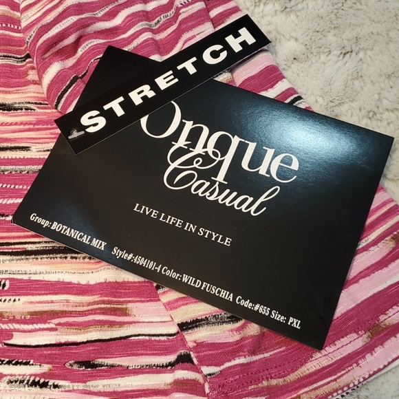 Onque Casual Pink White Petite Fit Striped Jewel Embellished 3/4 Sleeve Top NWT - Picture 4 of 8